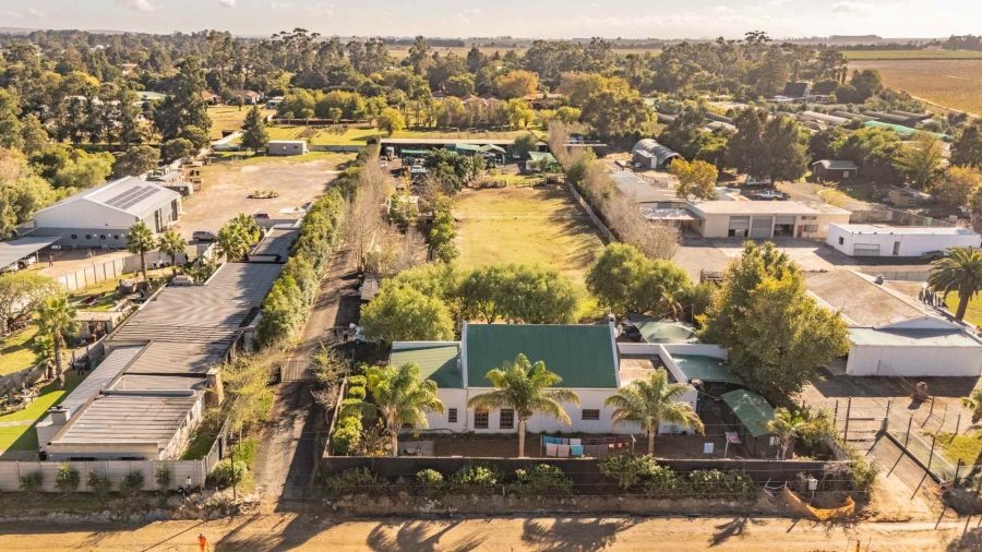 To Let 4 Bedroom Property for Rent in Joostenbergvlakte Western Cape